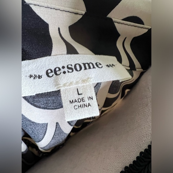 NWOT EE Some Black and Cream Patterened Oversized Button Down Blouse Sz L - Picture 8 of 9